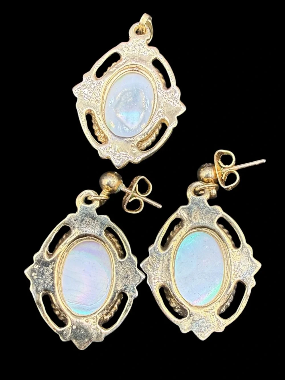 Vintage Gold-Tone Iridescent Oval Drop Earrings and pendant set - Women Jewelry